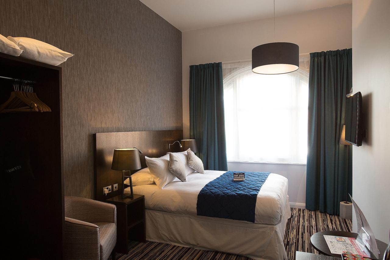 The Furness Railway Wetherspoon Hotell Barrow-in-Furness Exteriör bild
