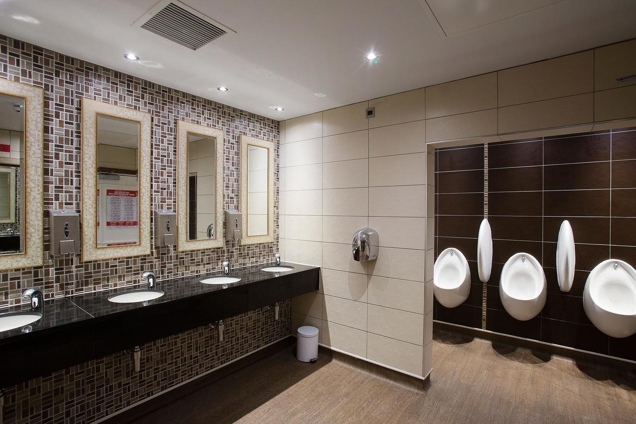 The Furness Railway Wetherspoon Hotell Barrow-in-Furness Exteriör bild