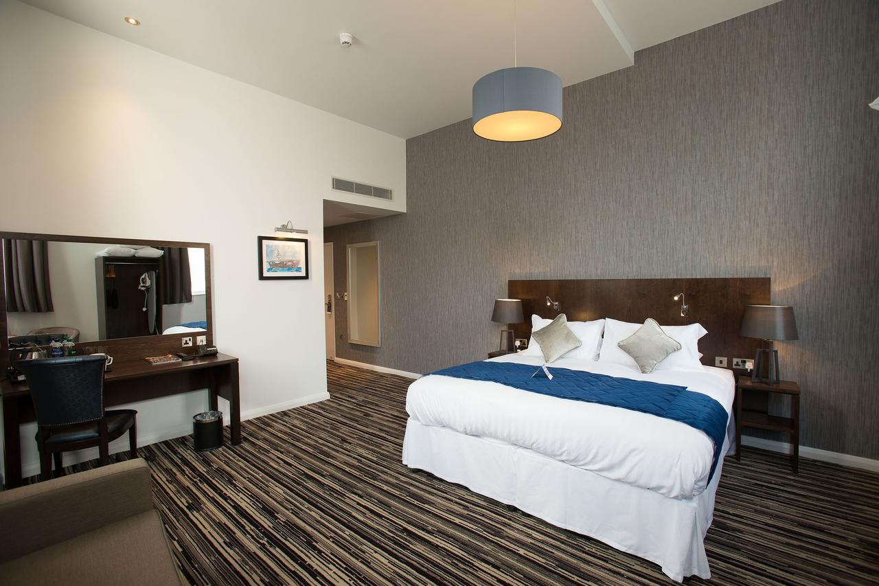 The Furness Railway Wetherspoon Hotell Barrow-in-Furness Exteriör bild