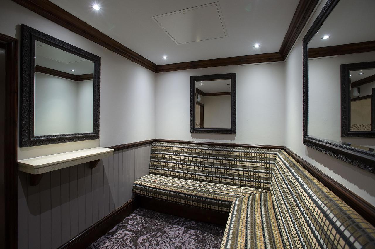 The Furness Railway Wetherspoon Hotell Barrow-in-Furness Exteriör bild