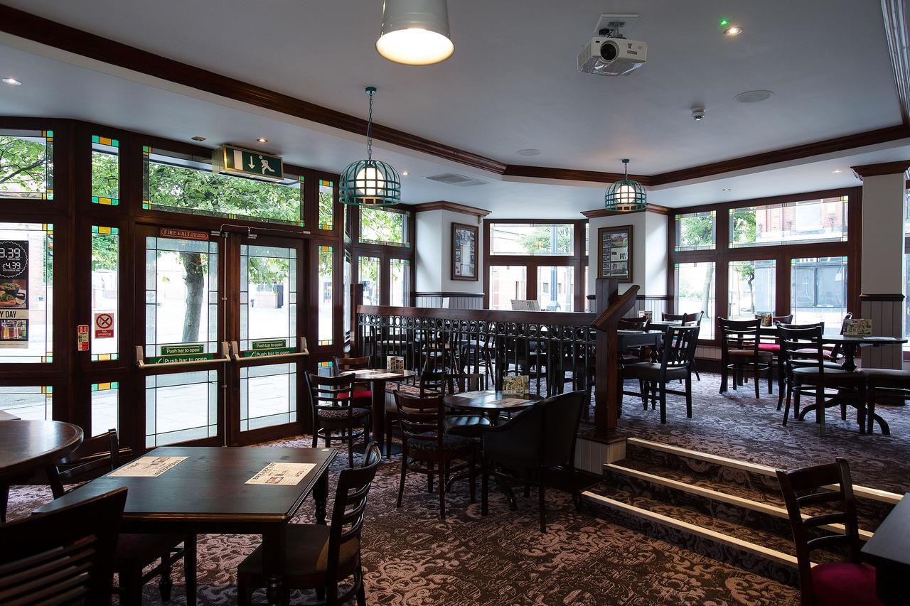 The Furness Railway Wetherspoon Hotell Barrow-in-Furness Exteriör bild